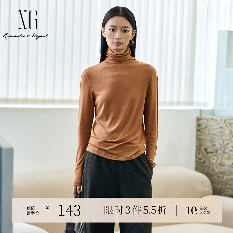 XG雪歌桔黄色绵羊毛长袖高领T恤2025冬季新款修身设计休闲上衣女