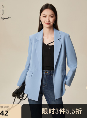 XG雪歌字母装饰长袖休闲西装时尚春季新款翻领设计通勤简约上衣女