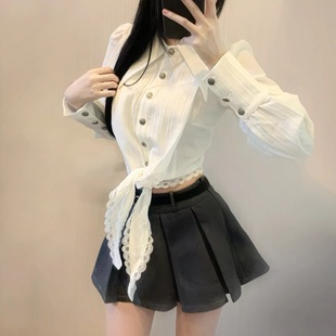 iqcq气球熊韩系学院风套装白色短款衬衫蕾丝花边灰色收腰百褶裙裤