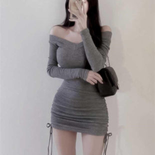纯欲大V领可露肩长袖连衣短裙女春秋款气质修身显身材抽绳包臀裙
