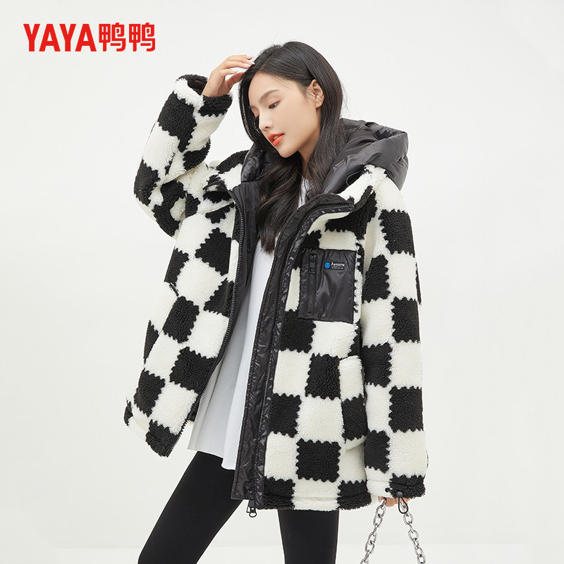鸭鸭短款羽绒服女2025年新款宽松连帽黑白撞色棋盘格羊羔毛外套女,女装/女士精品,羽绒服,淘宝优惠券,粉丝福利购,淘宝优惠卷