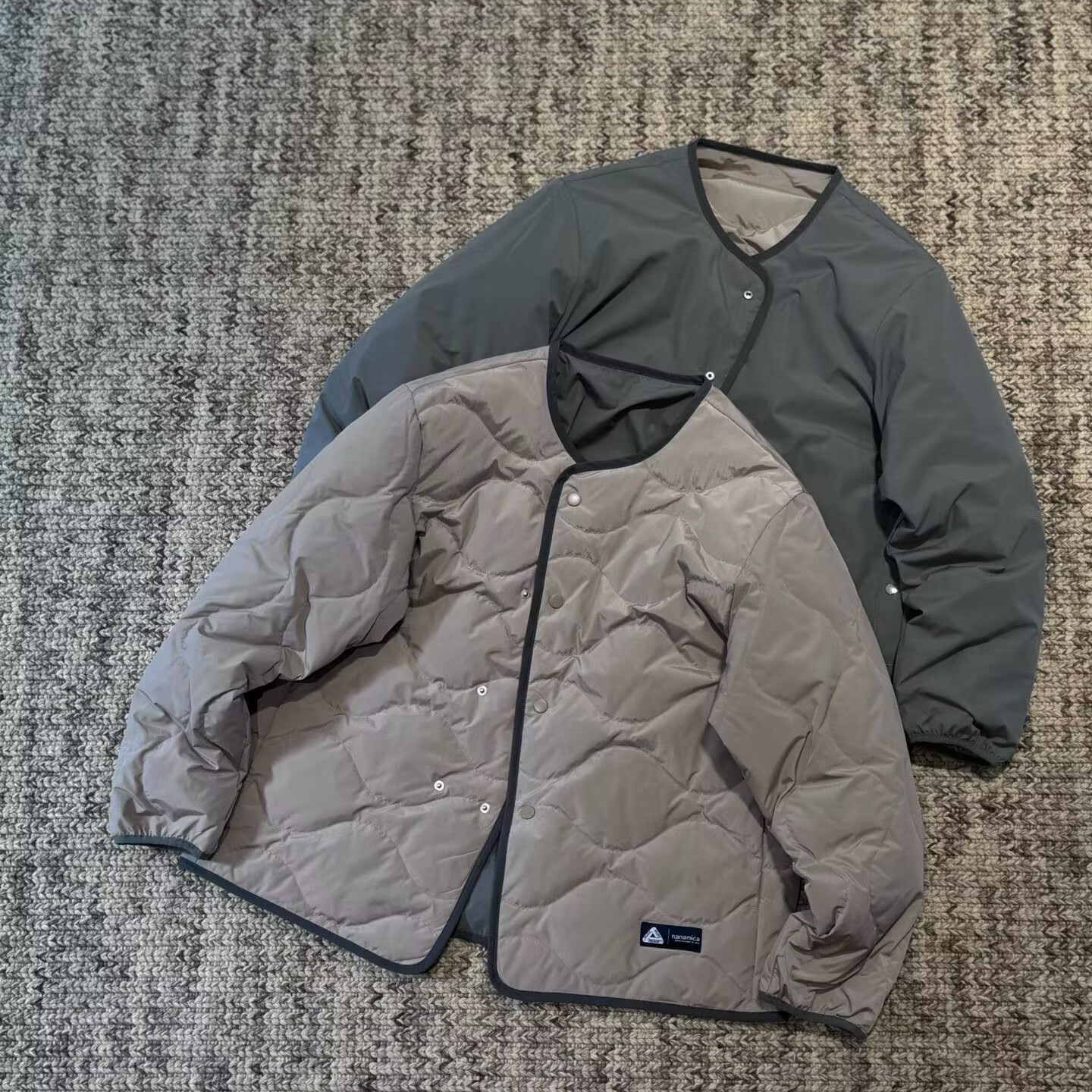 日单 娜娜米卡 联名PA光电子双面穿无领机能防水保暖羽绒内胆夹克