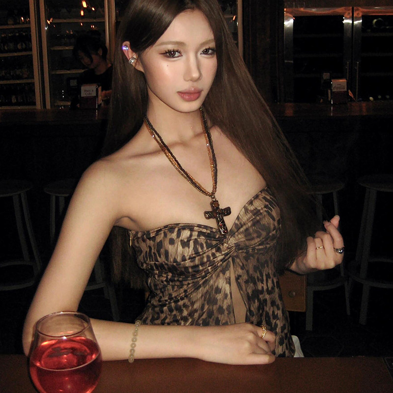 千禧辣妹风十字架项链女2025新款小众高级感中古吊坠颈链长款配饰 - 由夏 YOOXIA出品