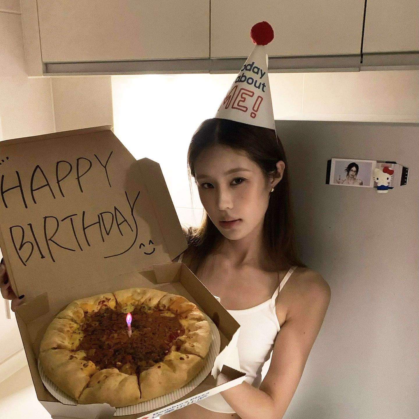 红色涂鸦可爱生日帽女图片