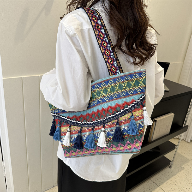 大容量民族风时尚简约气质手提包2023早秋新款洋气女士通勤托特包