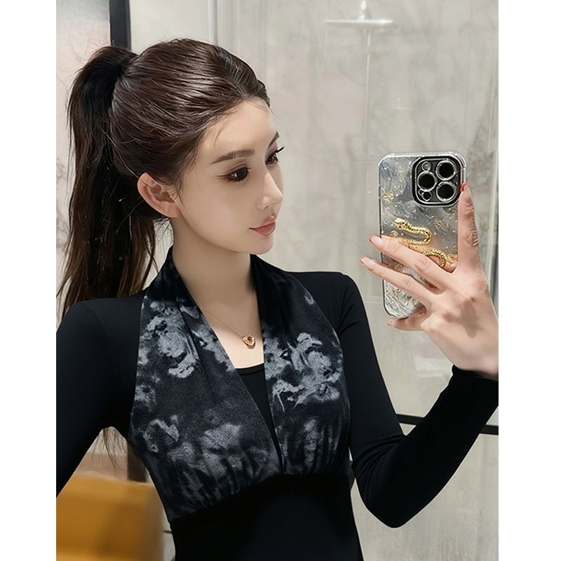 冬季巨好看轻熟气质小众设计感修身内搭假两件黑色印花德绒T恤女