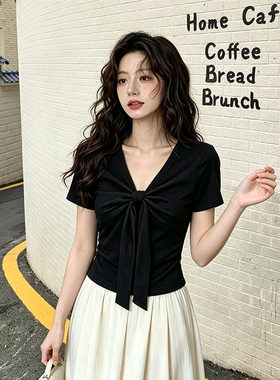 法式设计感V领蝴蝶结短袖T恤女夏季新款小众洋气修身显瘦黑色上衣