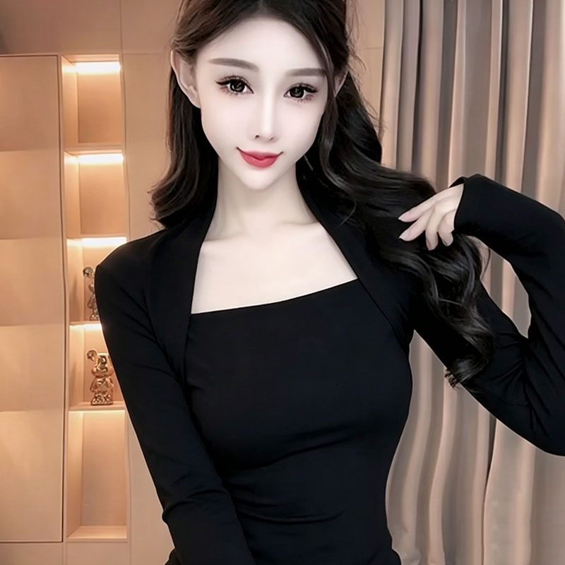 纯欲风简约方领长袖T恤女装2026秋冬新款修身显瘦内搭打底衫上衣