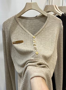 高端欧货长袖打底针织衫女2025秋季洋气V领设计感内搭显瘦毛衣服