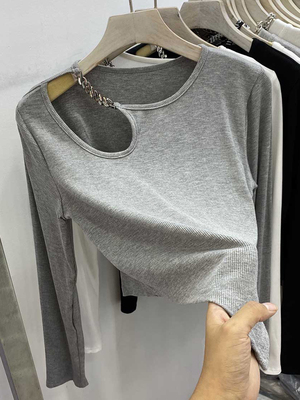 内搭露肩长袖t恤修身洋气