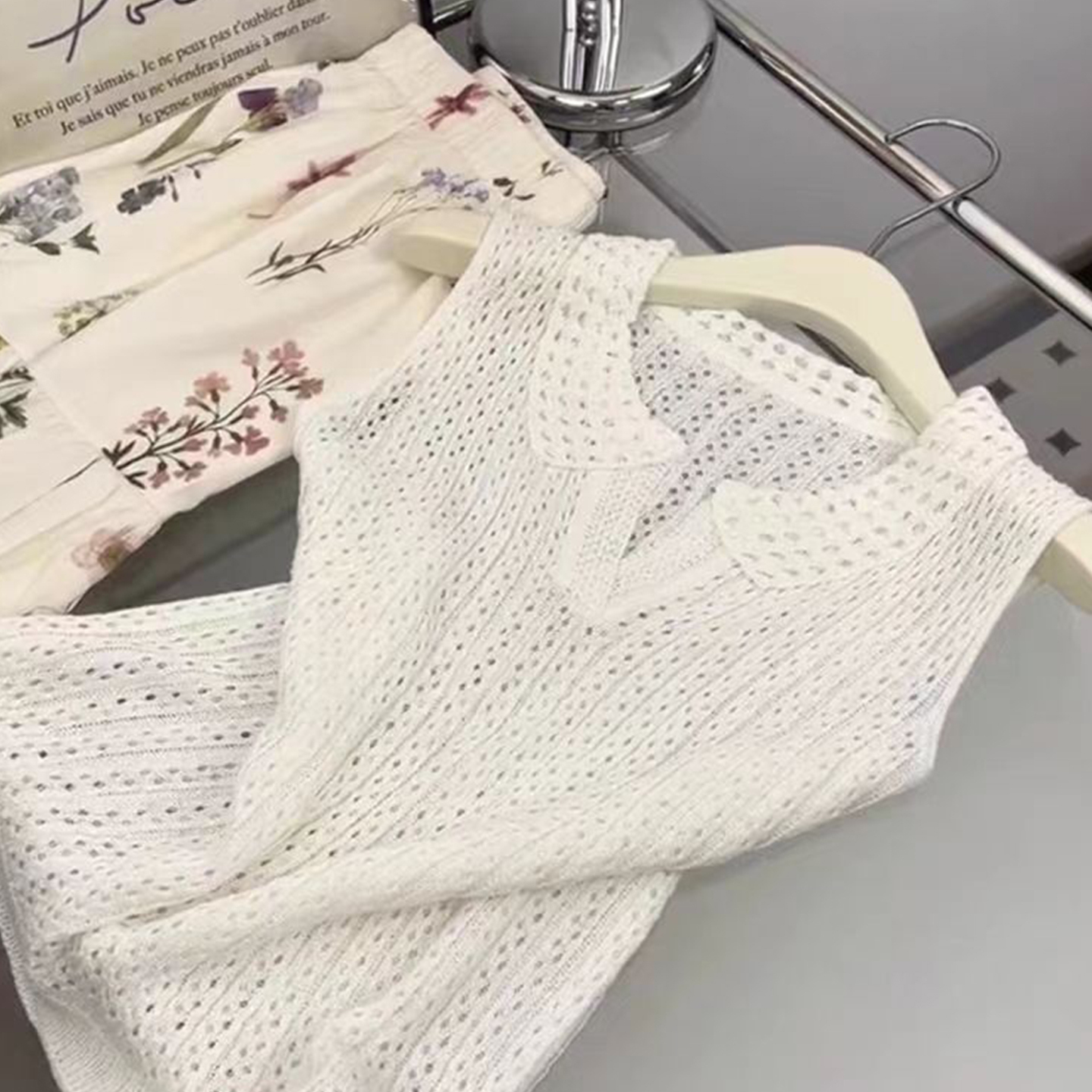 【赠运费险】镂空polo领针织衫