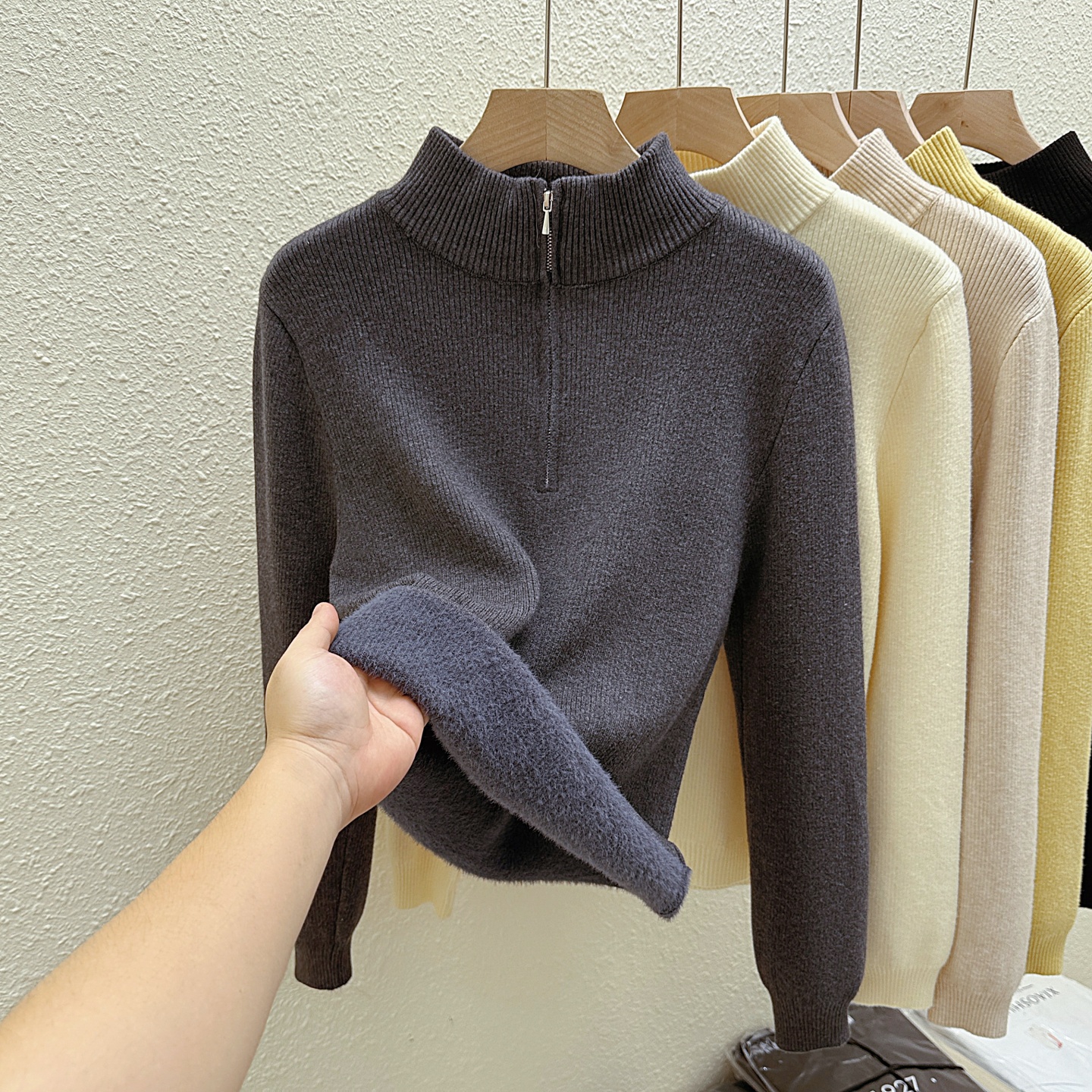 【赠运费险】半高领拉链针织毛衣