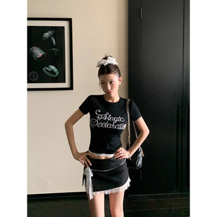 美式辣妹独特漂亮蕾丝拼接短袖T恤女夏季新款设计感烫钻字母上衣
