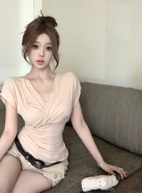 韩版冷淡系交叉v领短袖t恤女2025夏季新款轻熟风独特超好看小上衣
