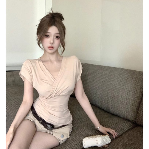 韩版冷淡系轻熟风独特超好看上衣