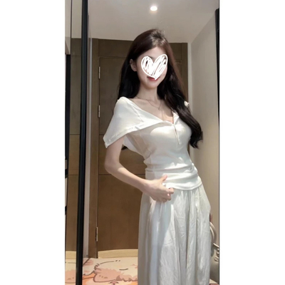 白色辣妹独特超好看修身小上衣