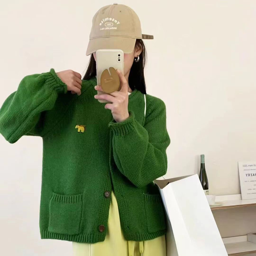 日系复古绿色刺绣针织开衫毛衣外套女春季新款慵懒宽松风软糯上衣