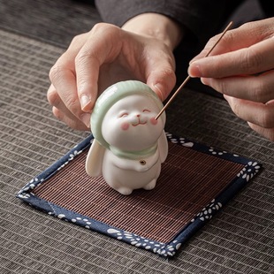 可爱祈福兔子陶瓷香薰炉摆件家用室内线香底座檀香炉办公室装 饰品