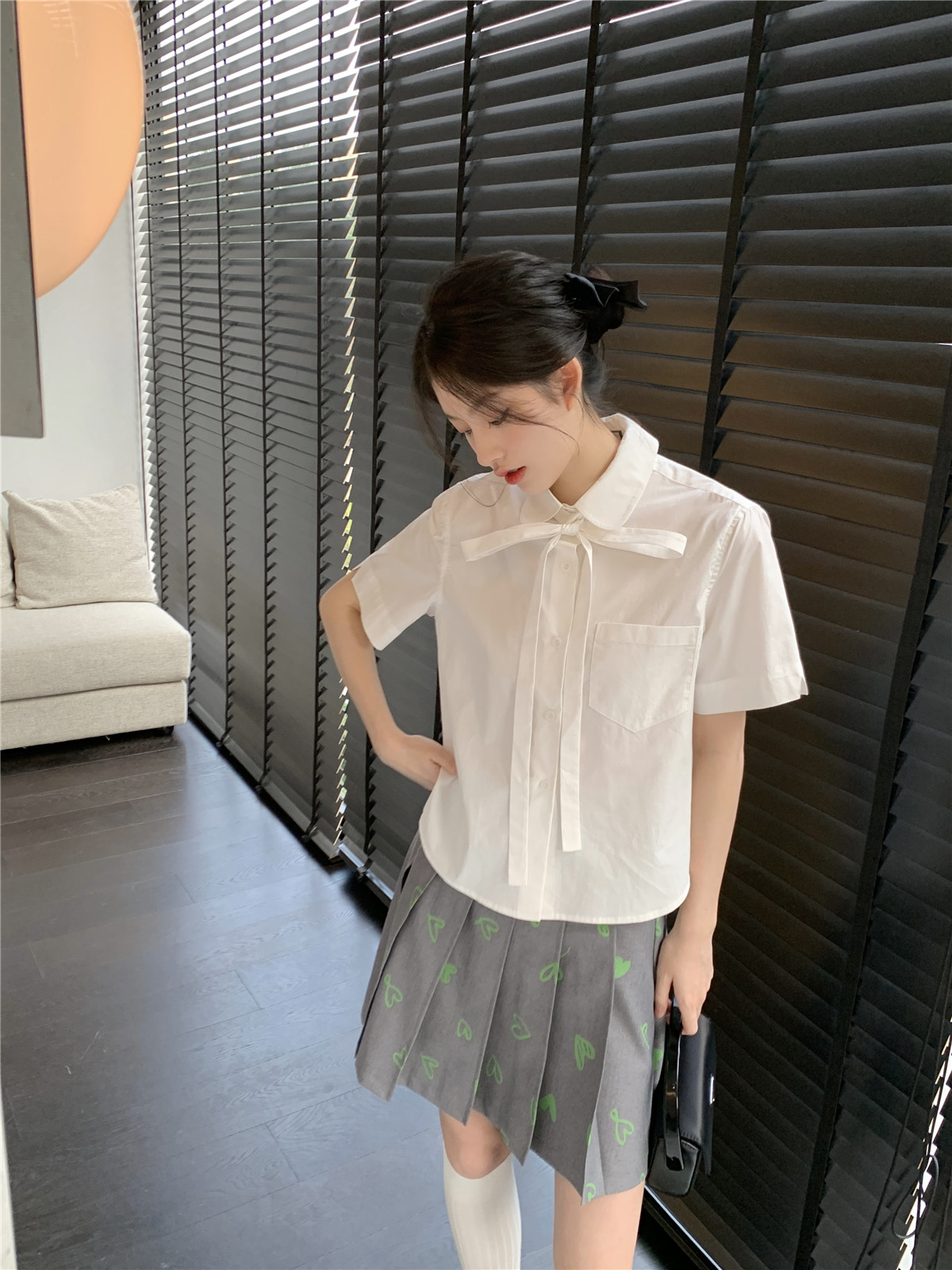 LXLILIUM【乖乖学姐】英伦风飘带气质短款衬衫女夏季白色短袖上衣
