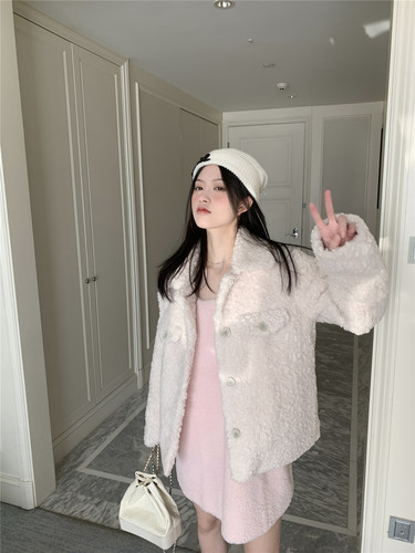 LXLILIUM 软软小白羊羊羔毛保暖夹棉外套 12/12 AM00:00