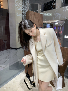 LXLILIUM 羊毛马海毛抓毛白色长款廓型西装外套 12/28 AM10:00