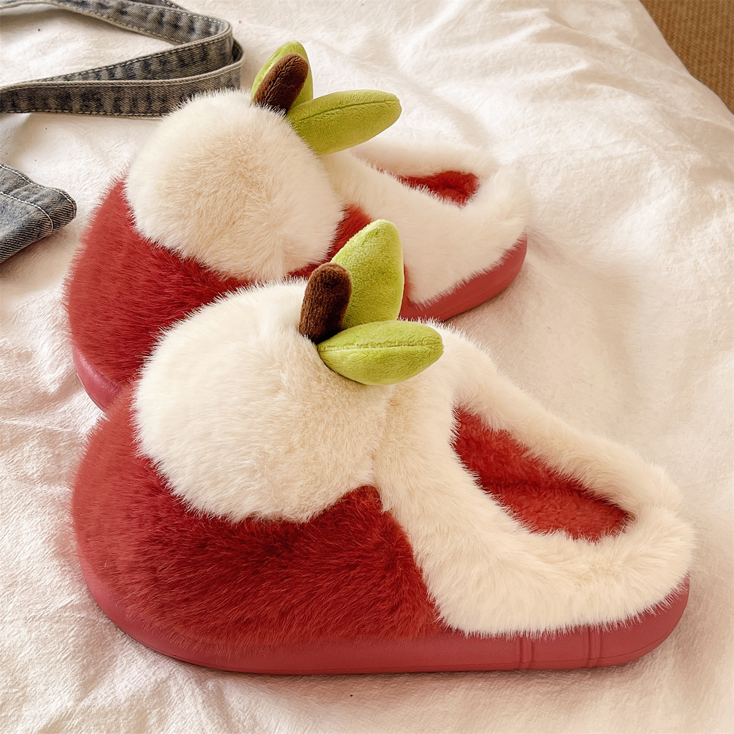 可爱苹果毛毛拖鞋女冬季2025新款居家室内防滑加绒保暖包头棉拖鞋
