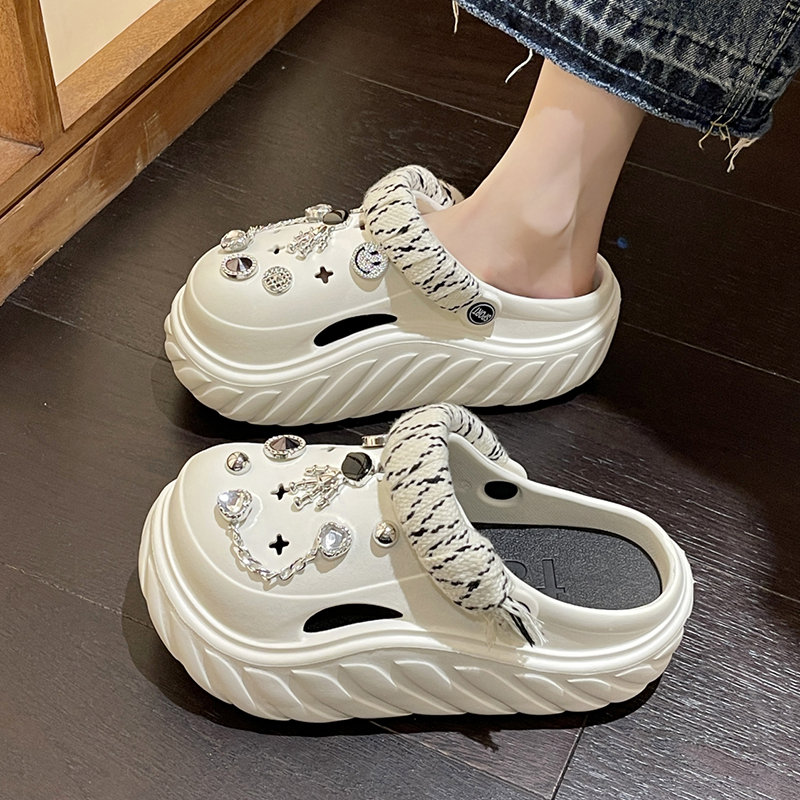 厚底高跟包头洞洞鞋女夏季外穿2025年新款时尚绑带水钻防滑凉拖鞋