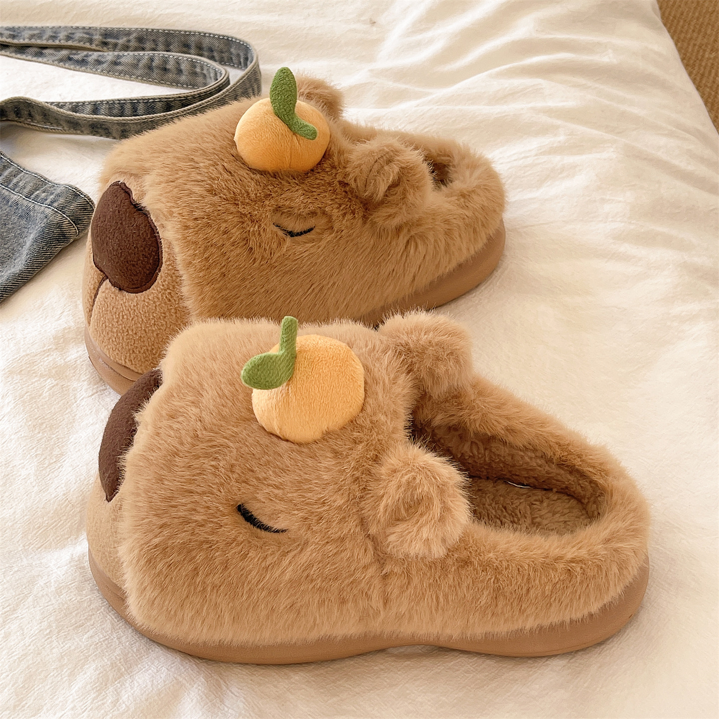 可爱柿子卡皮巴拉毛毛拖鞋女冬季室内居家保暖毛绒包头棉拖鞋外穿