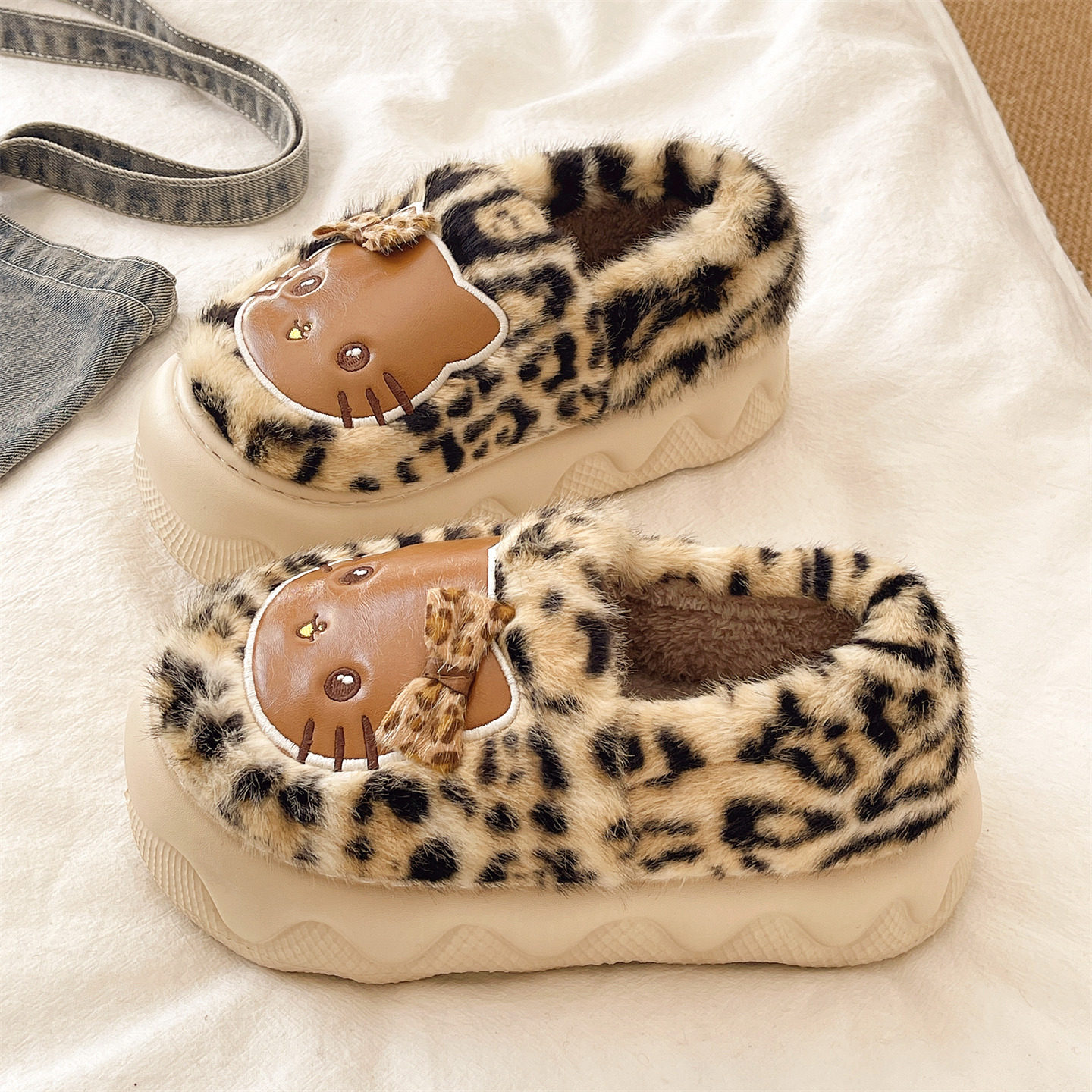 可爱猫咪豹纹棉拖鞋女冬季室内外穿厚底增高保暖加绒毛毛包跟棉鞋