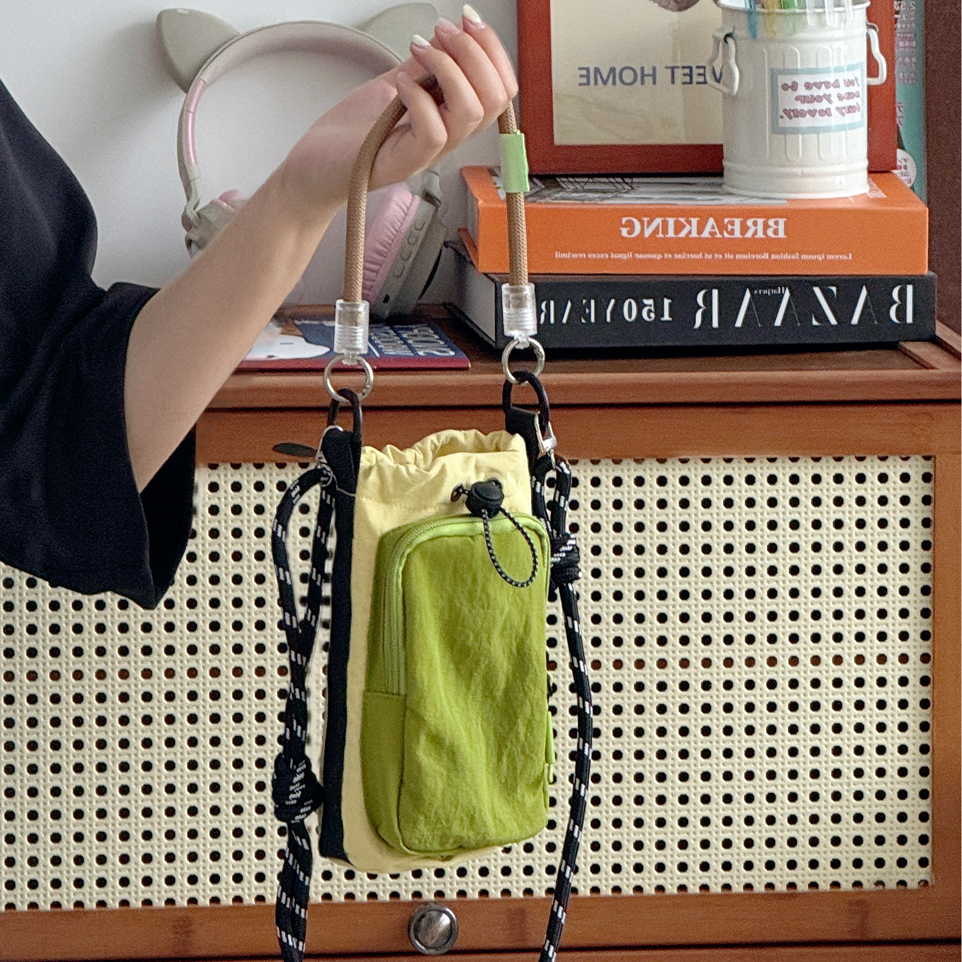 爬山自行车水壶包多巴胺多层休闲登山2025超火斜挎小包包学生党潮