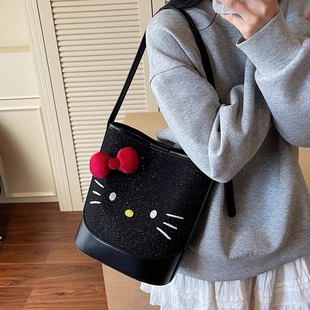 2025新款 hellokitty包包女式 大容量可爱卡通腋下包学生党水桶包夏