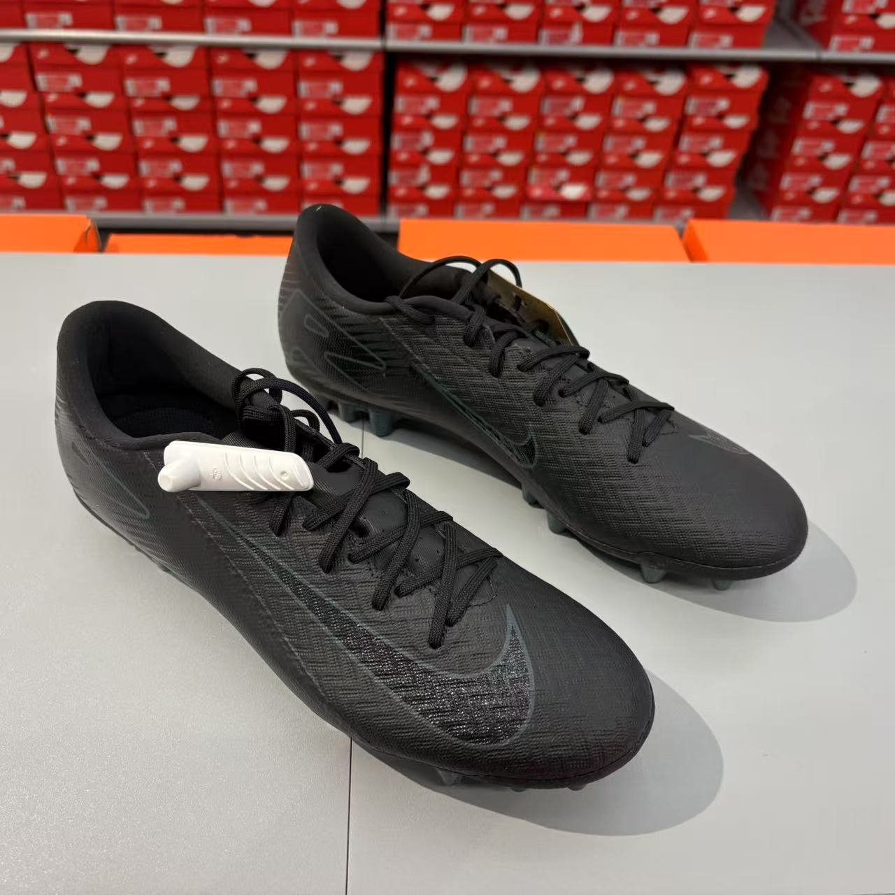 Nike/耐克 刺客16中端AG 男子短钉人草比赛训练足球鞋 FQ8364-002