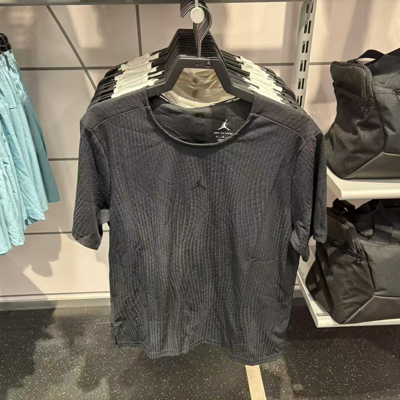 Nike Air Jornad ADV 男子运动训练速干透气短袖T恤 FN5865-010