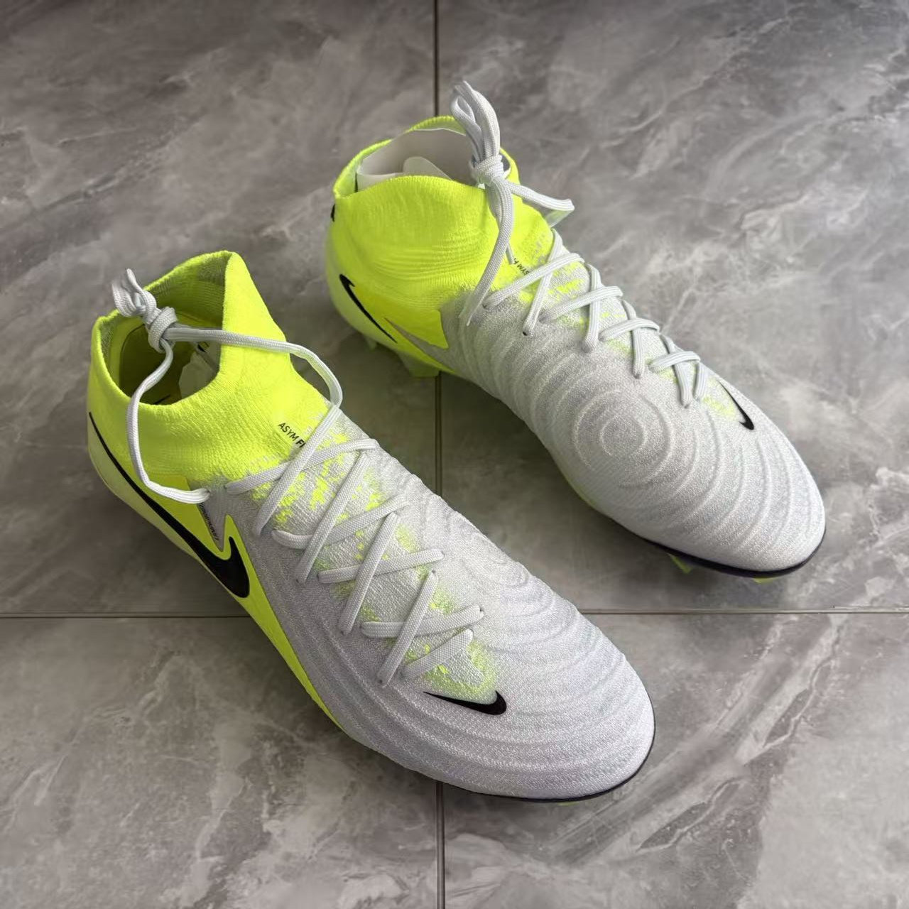Nike/耐克 PHANTOM LUNA 2高端FG长钉真草高帮足球鞋 FJ2572-003