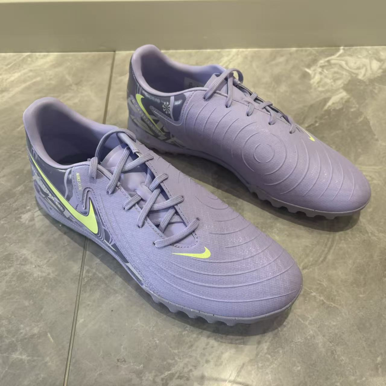 Nike PHANTOM GX II ACADEMY TF 中端男子碎钉足球鞋 HF1596-500