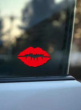 烈焰红唇汽车车身贴红色嘴唇划痕遮挡唇印贴纸个性创意三角窗车贴