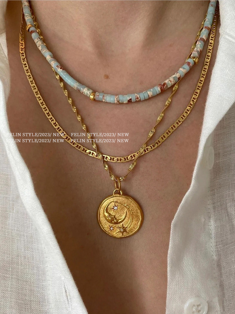 유럽과 미국의 복고풍 별과 달 금 케이크 펜던트 금화 목걸이 여성 액세서리 스웨터 체인 라이트 럭셔리 2024 새로운 하이 엔드 감각