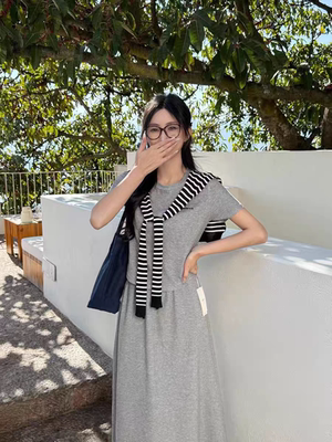 2026夏季新款时尚套装女配条纹披肩圆领短袖T恤+显瘦半身裙三件套