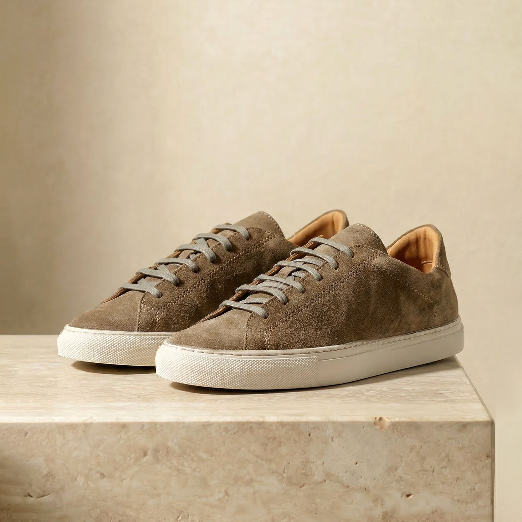 男鞋春夏真皮时尚休闲鞋青年个性运动鞋子平底百搭板鞋复古品质鞋