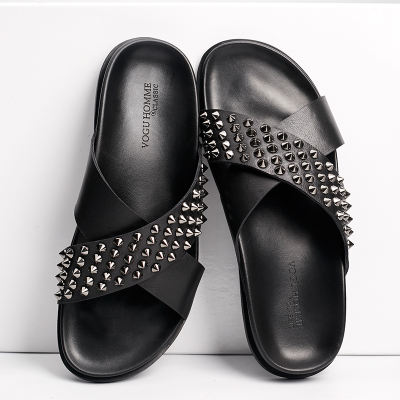 2025夏季真皮拖鞋男时尚潮个性交叉铆钉朋克平底一字拖防滑沙滩鞋