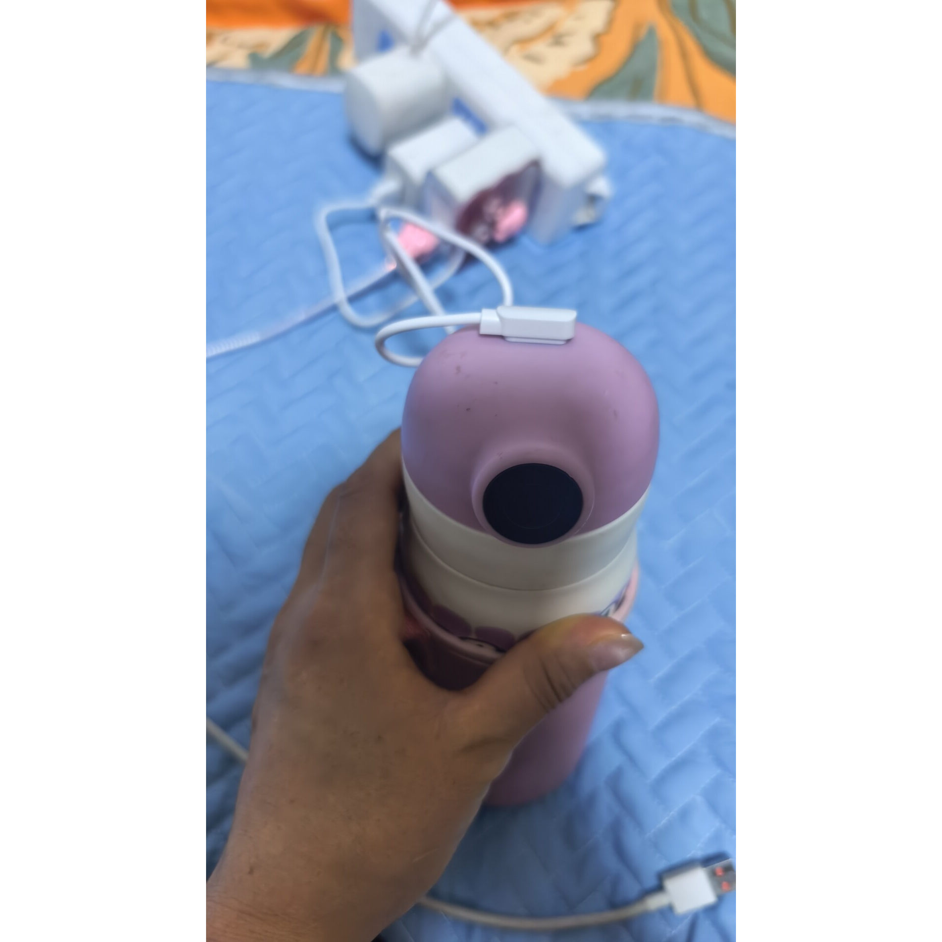 世大家儿童指纹水杯充电线磁吸式