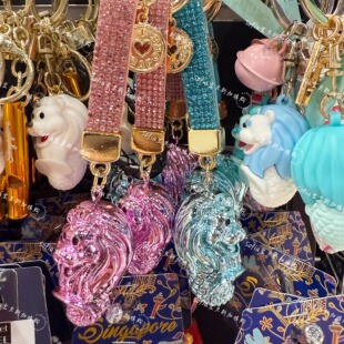 现货新加坡纪念品地标鱼尾狮吊坠镶钻水钻链条手机链钥匙扣挂饰