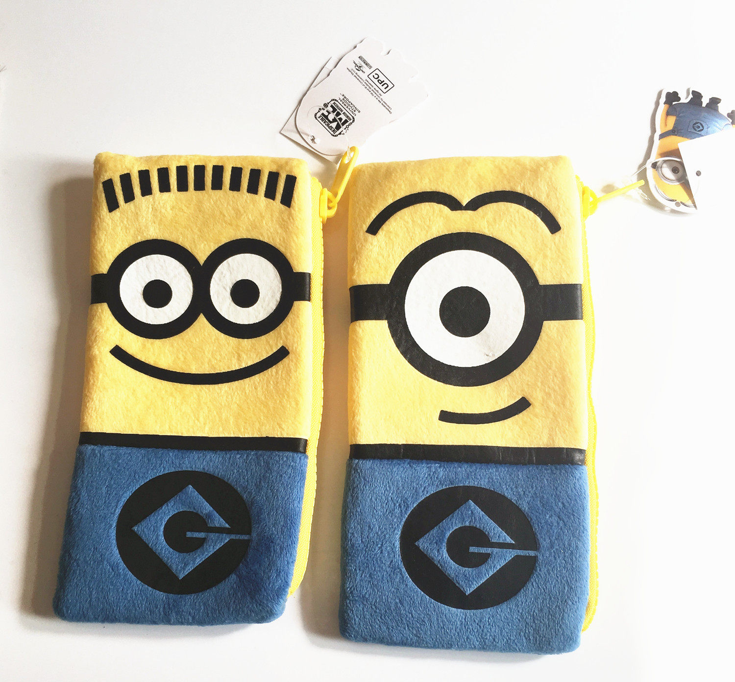 现货新加坡旅游纪念品小礼品小黄人毛绒笔袋小绒布袋拉链袋