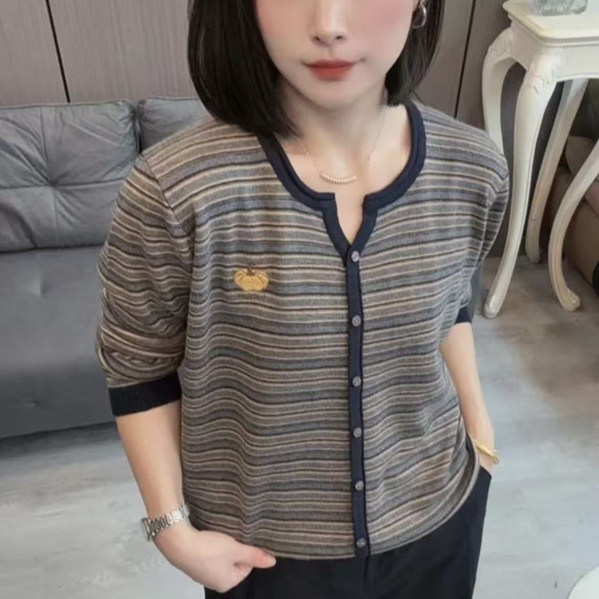 2025早秋条纹南瓜刺绣针织T恤衫
