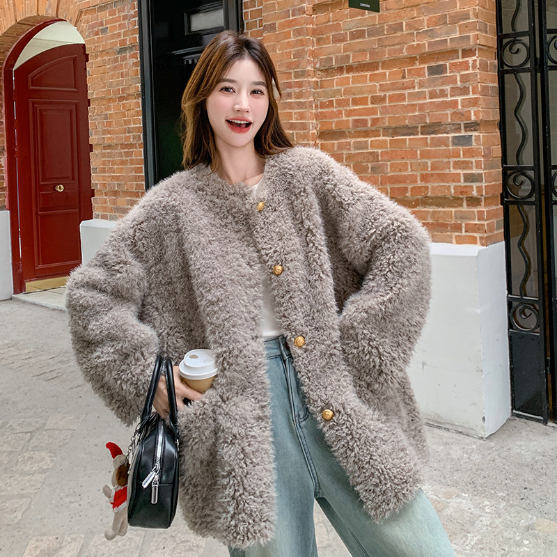 韩系温柔灰色羊羔毛外套女冬新款复古高级感圆领加厚皮毛一体棉服,女装短外套,2C007