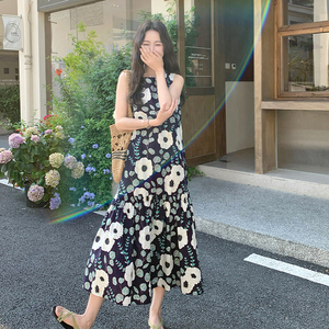 无袖大花朵印花背心裙女夏季202复古日系流行巨好看大方得体长裙图片