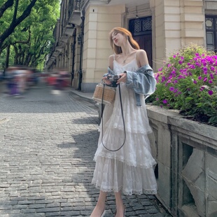 白色吊带连衣裙女夏2025新款法式绝美蕾丝拼接超仙海边度假吊带裙