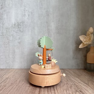 饰玩具 秋千兔兔木质音乐盒可爱兔子八音盒桌面摆件节日礼物家居装