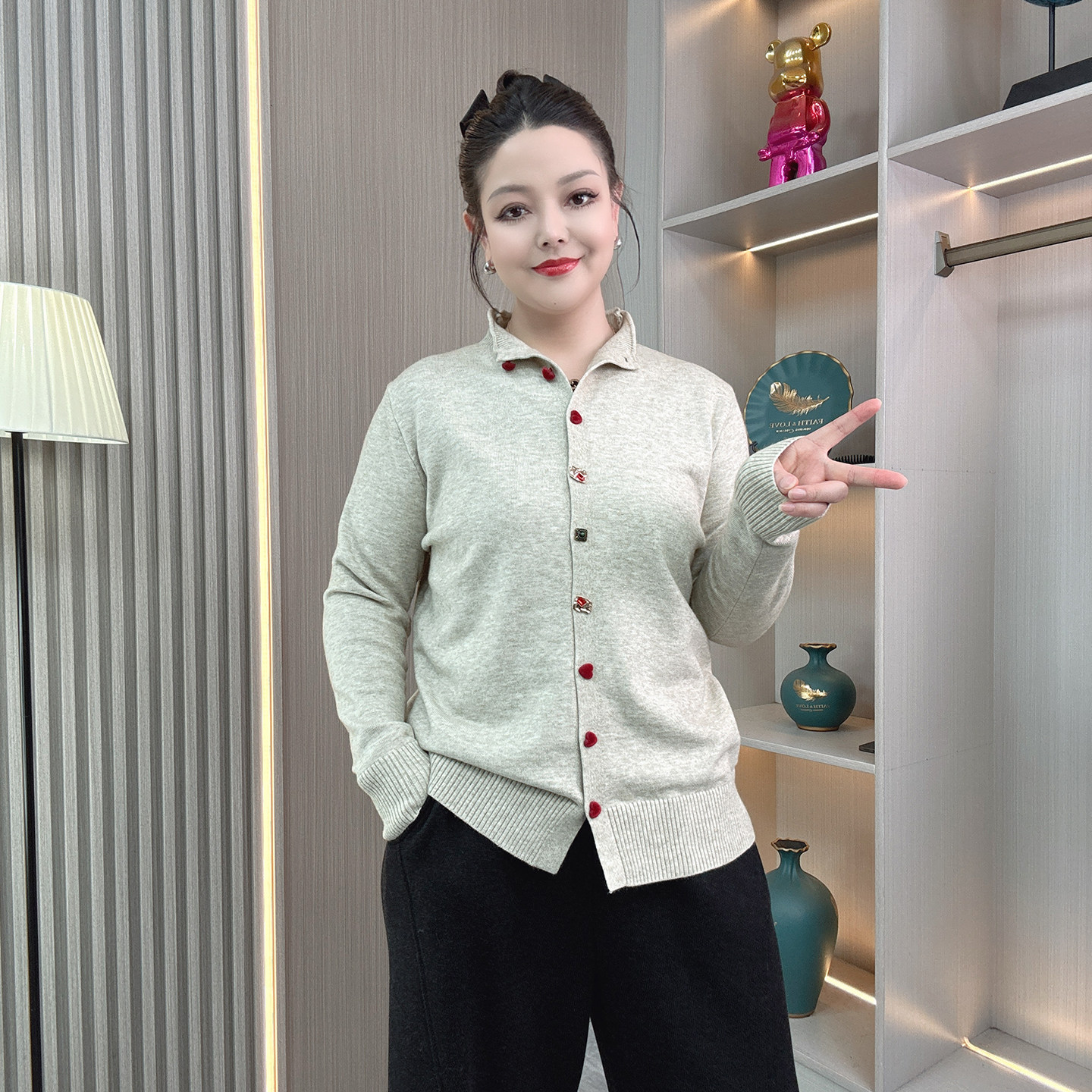 大码胖mm半高领针织开衫女士秋冬新款慵懒风洋气显瘦爱心彩扣毛衣,女装/女士精品,大码内搭,淘宝优惠券,粉丝福利购,淘宝优惠卷