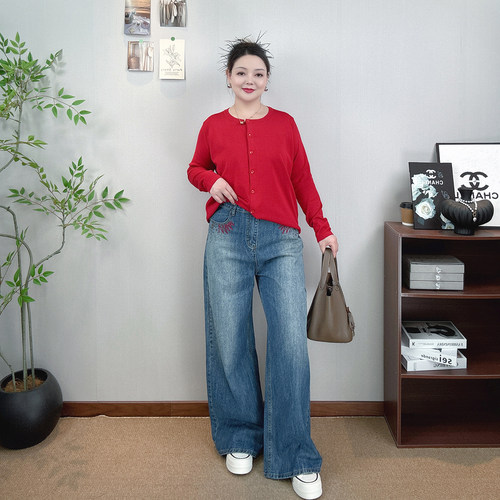 高腰直筒牛仔裤女大码刺绣阔腿裤